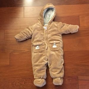 Like new baby snowsuit, 6-9 months
